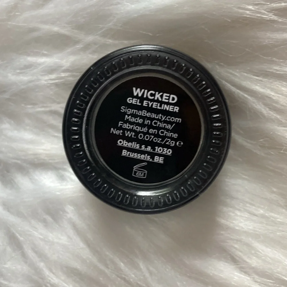 Black Eyeliner Makeup Bundle; NYX Physicians Formula Clinique Ish & Sigma